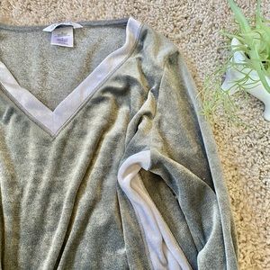 Unique 90s velvet George super soft casual shirt w racing stripes sides